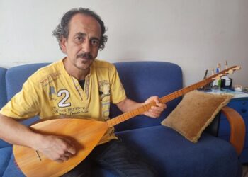 Seyhan Belediyesi’nde ilginç sürgün! Sürgüne sözlü sazlı tepki