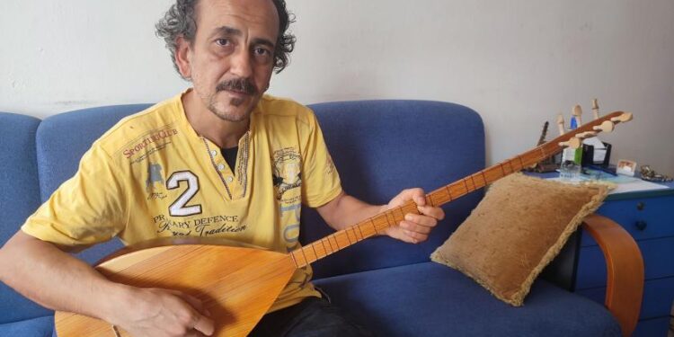 Seyhan Belediyesi’nde ilginç sürgün! Sürgüne sözlü sazlı tepki