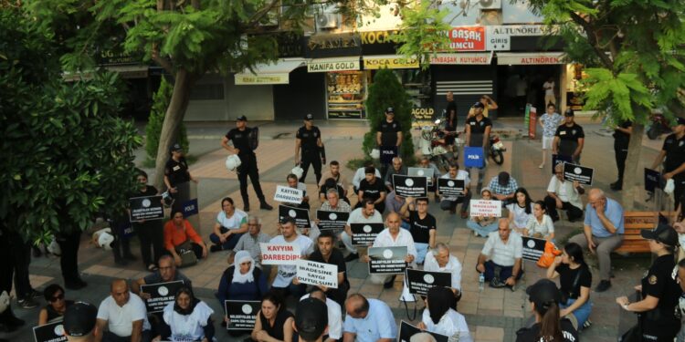 Adana’da kayyum protestosu