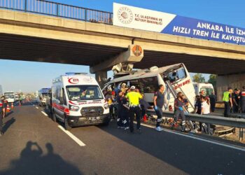 Ankara’da yolcu otobüsü köprüye saplandı: 11 ölü, 24 yaralı
