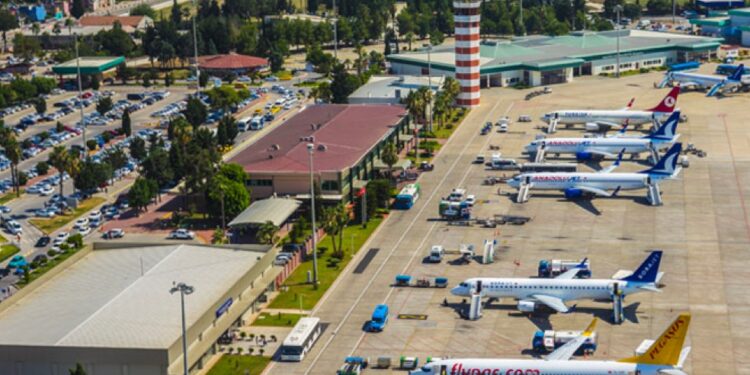 Adana Şakirpaşa Havalimanı’nın kapatılmayacak
