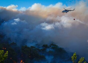 İzmir, Manisa ve Aydın’da yangınlar sürüyor
