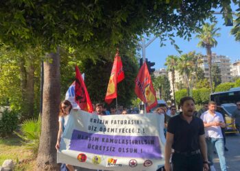 Gençler,  ücretsiz, nitelikli ve güvenli ulaşım talebinde bulundu