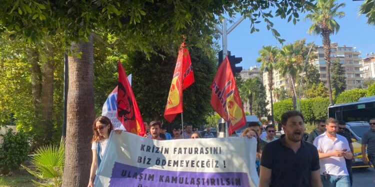 Gençler, ücretsiz, nitelikli ve güvenli ulaşım talebinde bulundu