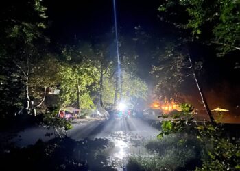 Eğni Yaylası’nda gece kamp keyfi