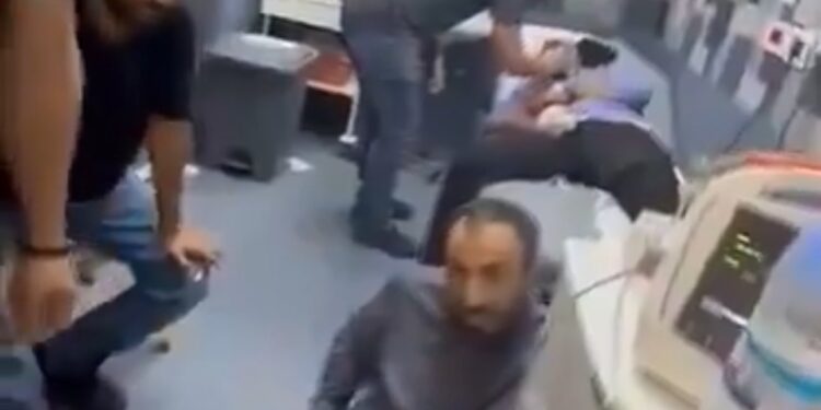 Lübnan’da Hizbullah üyelerinin çağrı cihazları eş zamanlı olarak patlatıldı