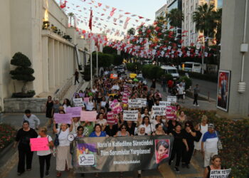Adana’da kadınlar Narin için yürüyüp adalet talep etti