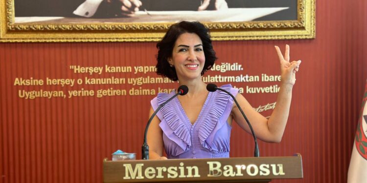 Avukat Sebahat Gençtarih, Mersin Barosu başkanlığına adaylığını açıkladı