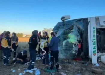 Aksaray’da yolcu otobüsü devrildi: Altı ölü, 34 yaralı