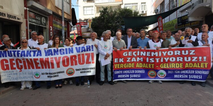 Mersin’de emekliler, ‘Haberin var mı?’