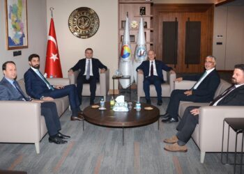 ÇÜ REKTÖRÜ PROF. DR. BERİŞ’TEN ATB BAŞKANI BİLGİÇ’E ZİYARET