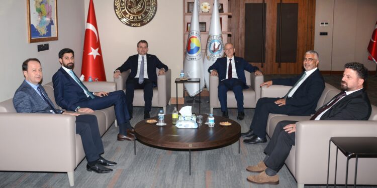 ÇÜ REKTÖRÜ PROF. DR. BERİŞ’TEN ATB BAŞKANI BİLGİÇ’E ZİYARET