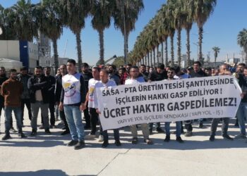SASA ÖNÜNDE İŞÇİLER HAKLARINI İSTEDİ