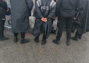 SASA İŞÇİLERİNE POLİS MÜDAHALESİ: 12 GÖZALTI