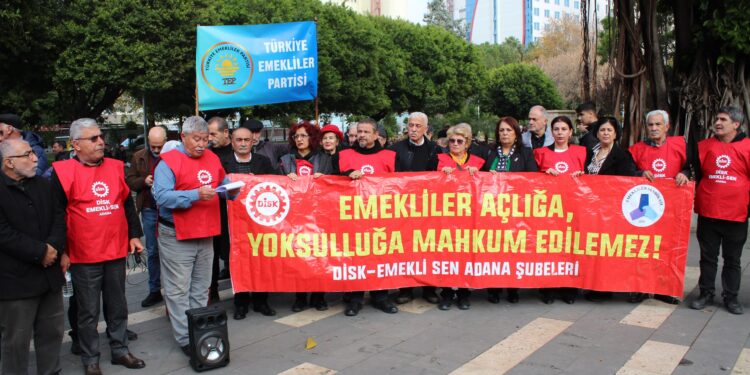 EMEKLİLERDEN MAAŞ ÇAĞRISI