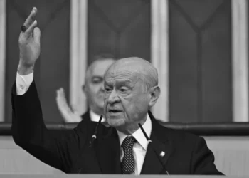 Bahçeli: Sivil direniş kışkırtmalarının darbeye davet olduğunun farkındayız, yüreğiniz yetiyorsa çıkın sokağa da görelim!
