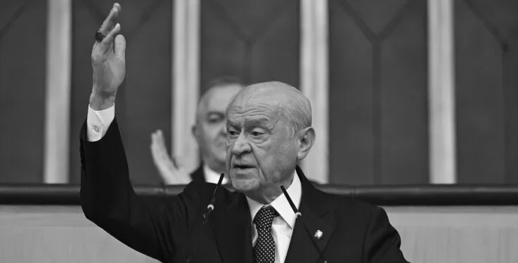 Bahçeli: Sivil direniş kışkırtmalarının darbeye davet olduğunun farkındayız, yüreğiniz yetiyorsa çıkın sokağa da görelim!