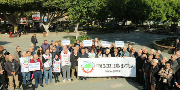 KAMU EMEKÇİSİ VE EMEKLİDEN ZAM PROTESTOSU