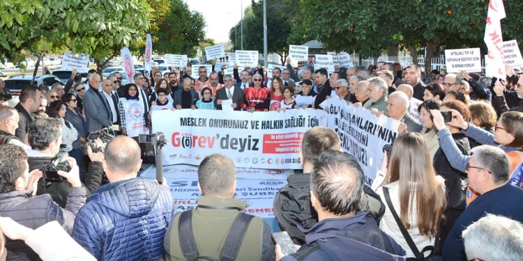 DOKTOR VE SAĞLIK EMEKÇİLERİ İŞ BIRAKTI