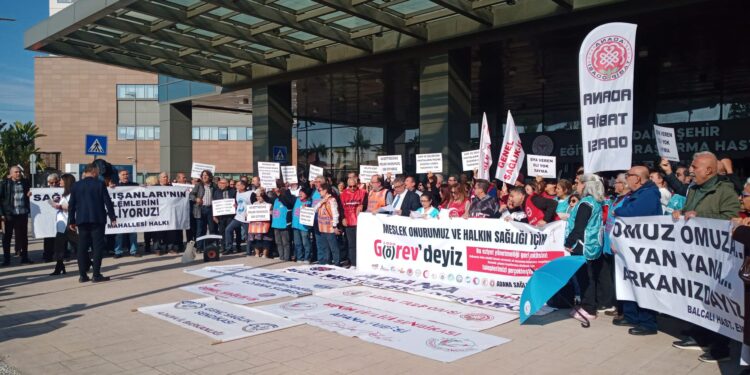 SAĞLIKÇILAR İŞ BIRAKTI