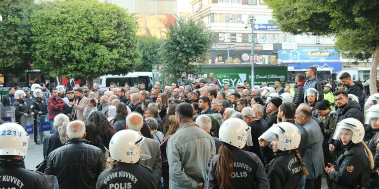 ADANA’DA KAYYUM PROTESTOSU