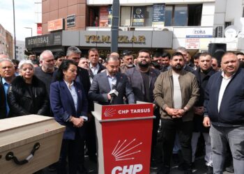 TARSUS’TA TABUTLU PROTESTO