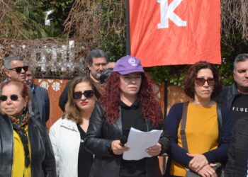 DİSK üyeleri, 8 Mart Dünya Kadınlar Günü’ne giderken, 7 Mart tarihinde greve gideceklerini açıkladı