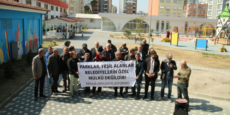 Çocuk parkı içinde bulunan devasa elektrik trafosuna tepki