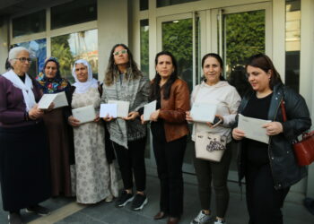 KADINLARDAN, TUTUKLU KADINLARA 8 MART KARTI